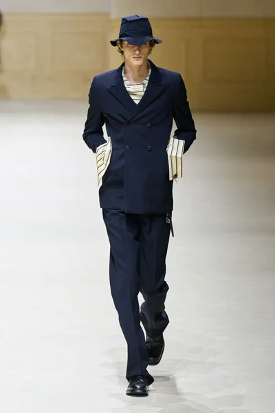 Look 54